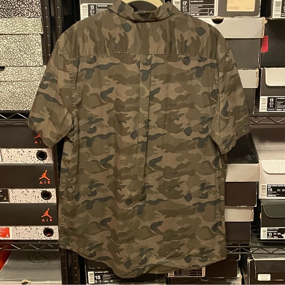 Old Navy Woodland Camouflage Button Up Sz Large Slim Fit NEW - Picture 2 of 3